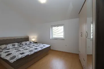 Šilo Apartment for Up to 5 Guests