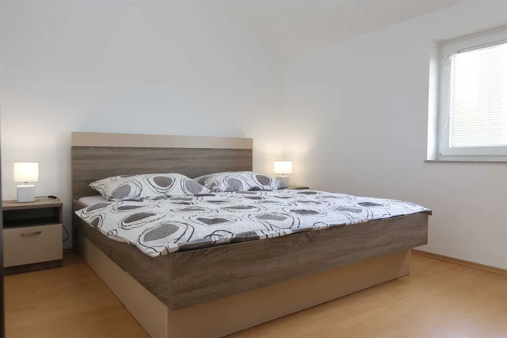 Šilo Apartment for Up to 5 Guests