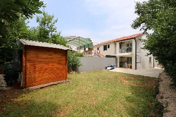 Šilo Apartment for Up to 5 Guests