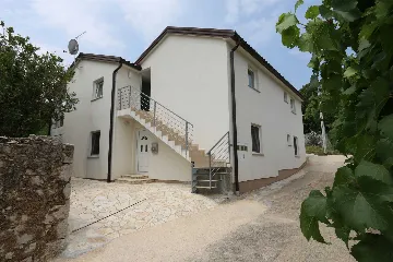 Šilo Apartment for Up to 5 Guests