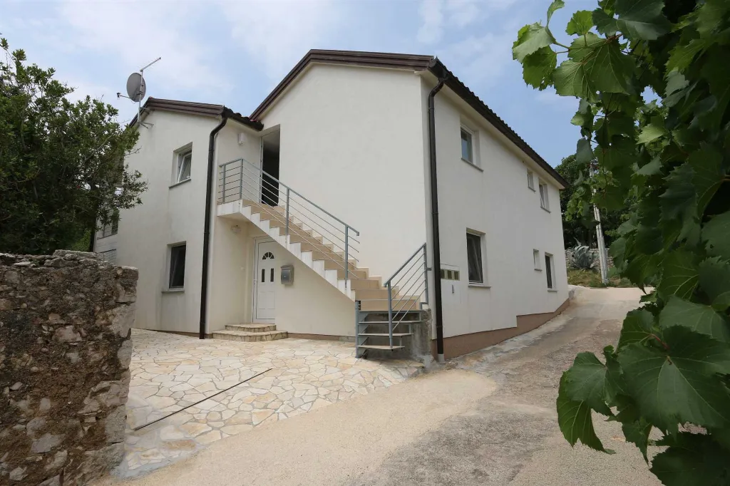 Šilo Apartment for Up to 5 Guests