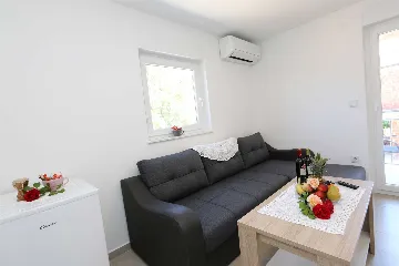 Apartment in Dobrinj for 2 Guests with Balcony