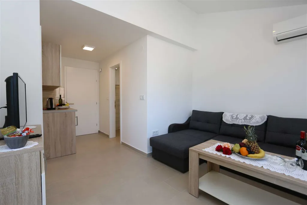 Apartment in Dobrinj for Up to 2 Guests