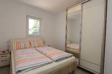 Apartment in Dobrinj for Up to 2 Guests