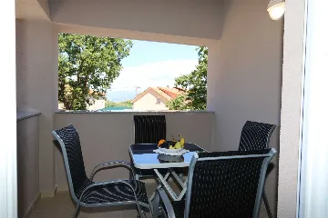 Apartment in Dobrinj for Up to 2 Guests