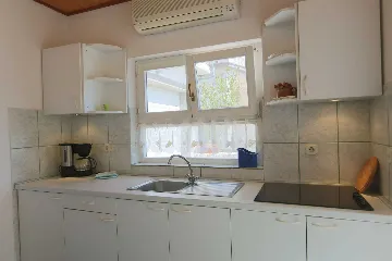 Apartment in Šilo for Up to 3 Guests