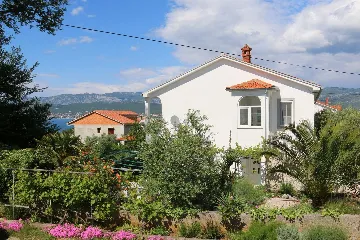 Apartment in Šilo for Up to 3 Guests
