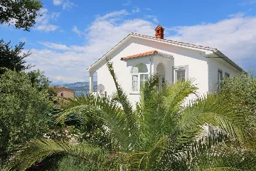 Apartment in Šilo for Up to 3 Guests