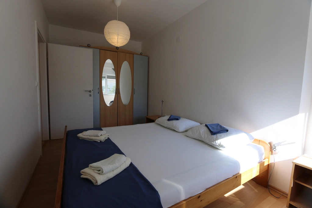 2-Bedroom Apartment in Šilo for Up to 5