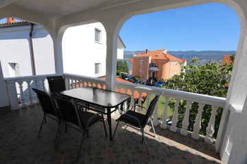 2-Bedroom Apartment in Šilo for Up to 5