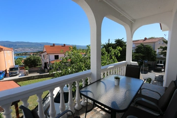 2-Bedroom Apartment in Šilo for Up to 5