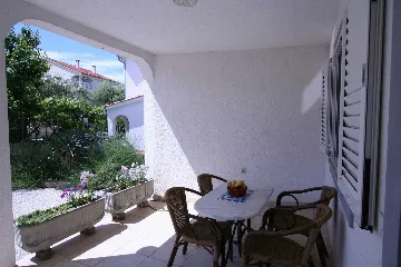 2-Bedroom Apartment in Šilo for 4 Guests