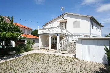 2-Bedroom Apartment in Šilo for 4 Guests