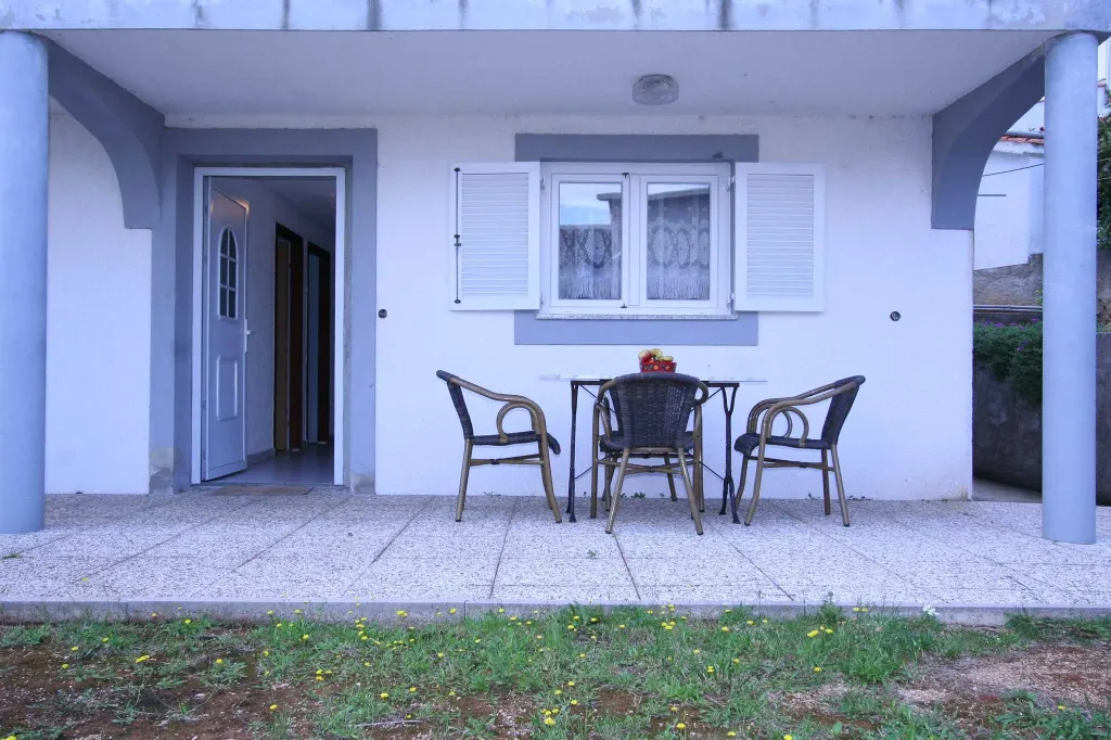 Apartment in Šilo for Up to 4 Guests