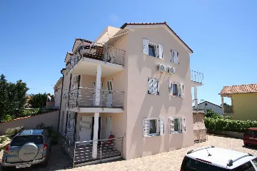 Šilo 2-Bedroom Apartment with 10 m² Terrace