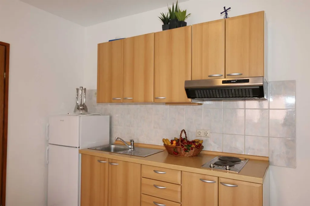 Apartment in Dobrinj for Up to 4 Guests