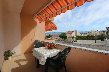 Apartment in Dobrinj for Up to 4 Guests