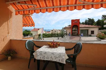 Apartment in Dobrinj for Up to 4 Guests