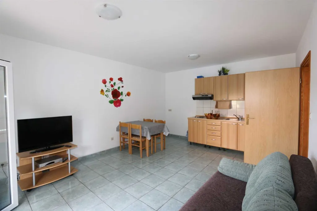 Dobrinj 1-Bedroom Apartment for Up to 4