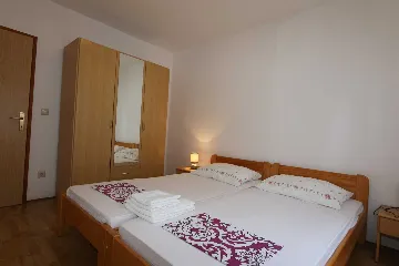 Dobrinj 1-Bedroom Apartment for Up to 4