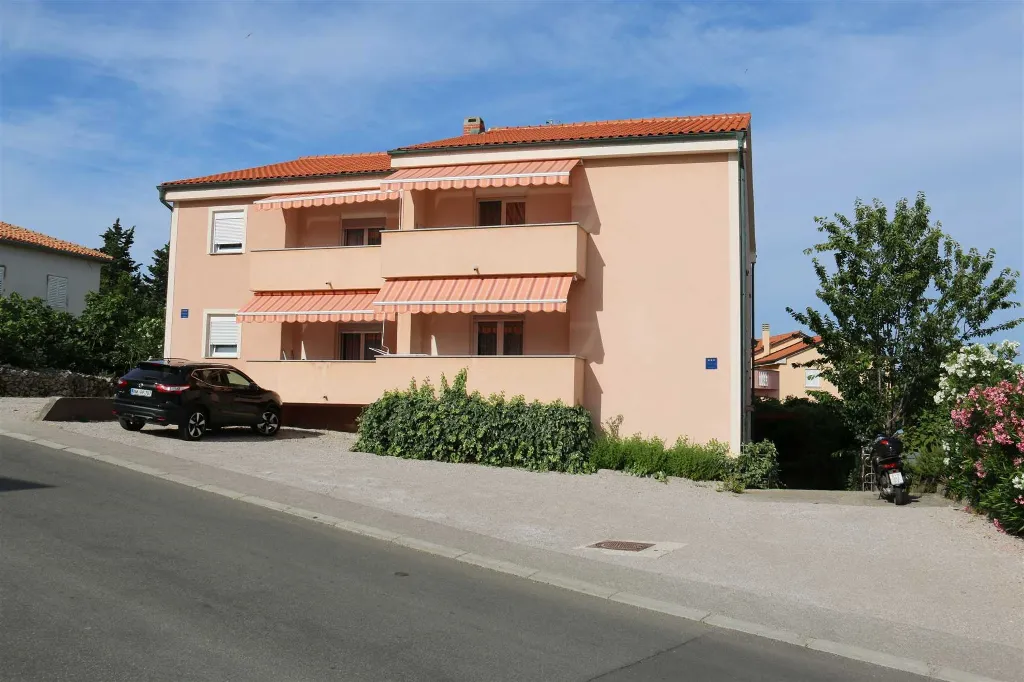 Dobrinj 1-Bedroom Apartment for Up to 4