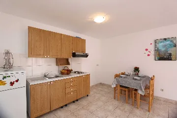 Apartment in Dobrinj for Up to 4 Guests