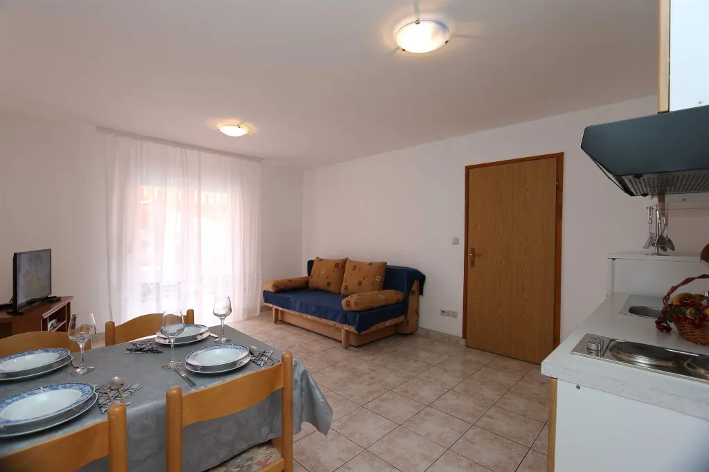 Apartment in Dobrinj (Soline) for up to 4
