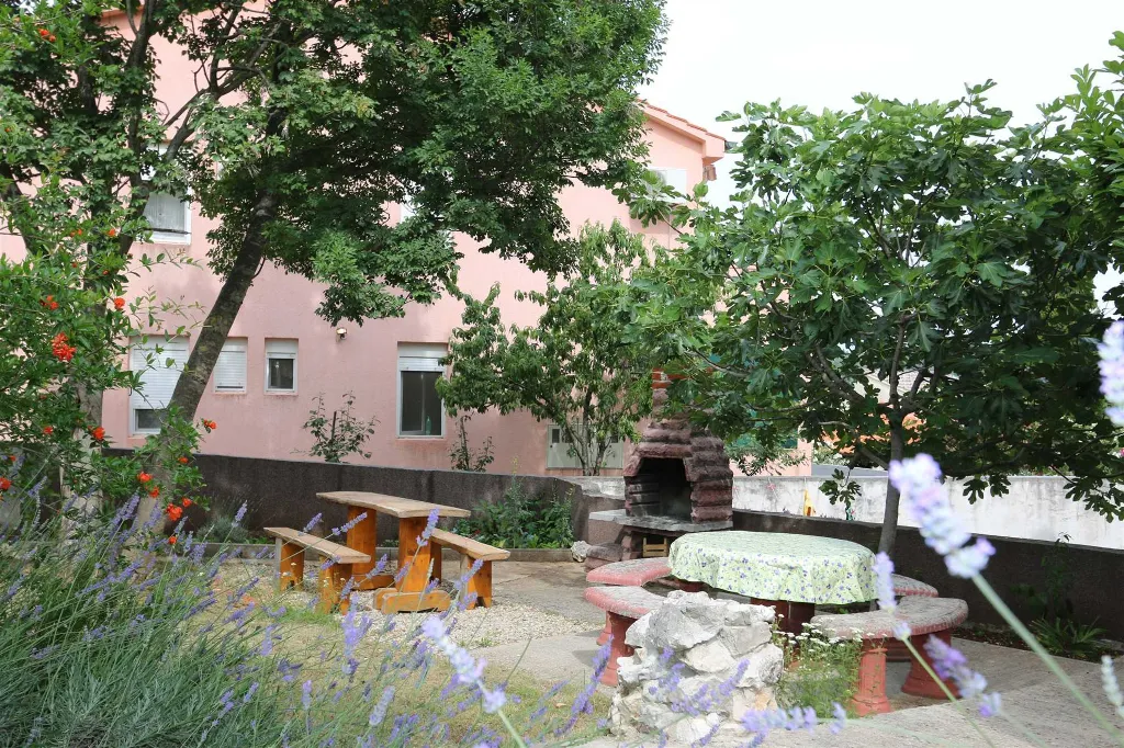Apartment in Dobrinj (Soline) for up to 4