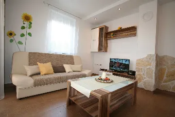 Apartment in Klimno for up to 6 Guests