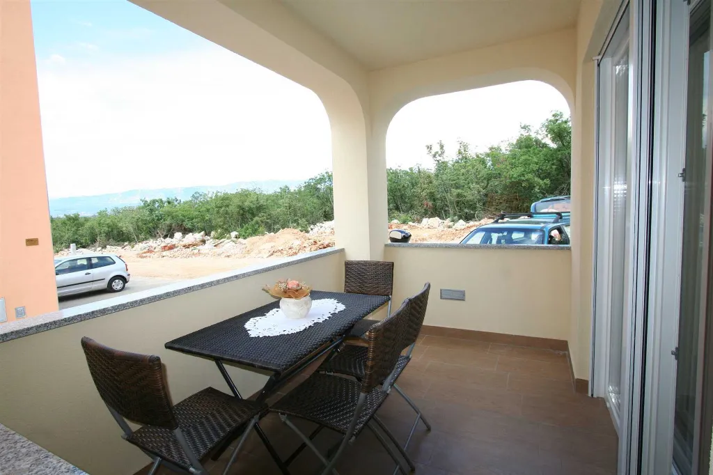 Apartment in Klimno for up to 6 Guests
