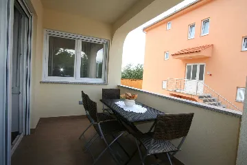 Apartment in Klimno for up to 6 Guests