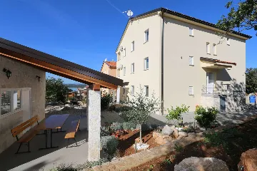 Apartment in Klimno for up to 6 Guests