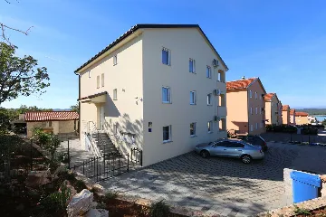 Apartment in Klimno for up to 6 Guests