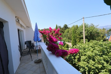 Spacious 2-Bedroom Apartment in Šilo for 5