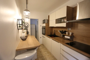 Spacious 2-Bedroom Apartment in Šilo for 5