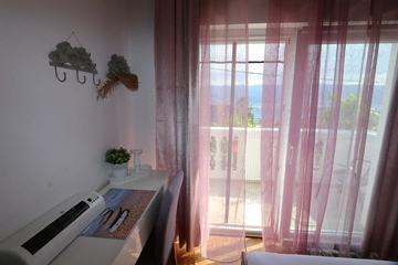 Spacious 2-Bedroom Apartment in Šilo for 5