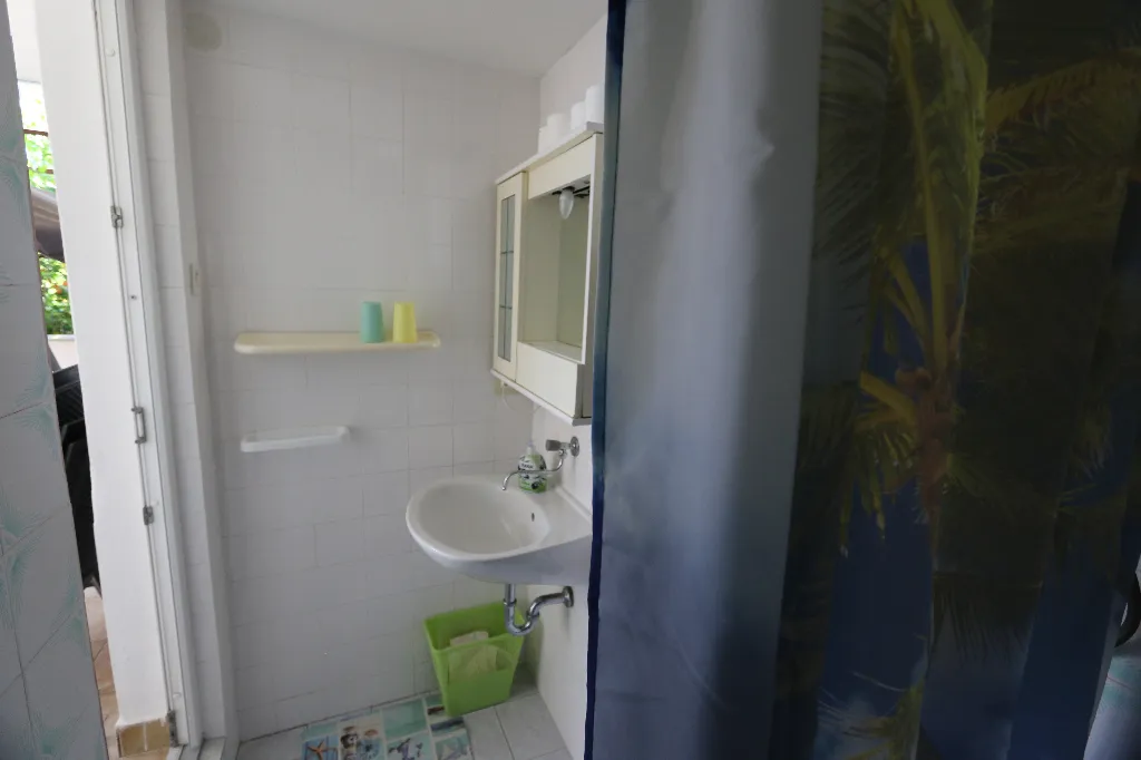 Spacious 2-Bedroom Apartment in Šilo for 5