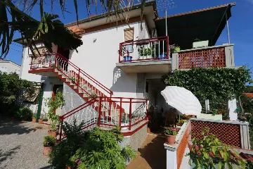 Klimno 1-Bedroom Apartment for Up to 3 Guests