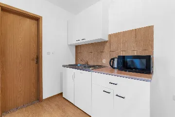 One-Bedroom Apartment for 3 in Pula