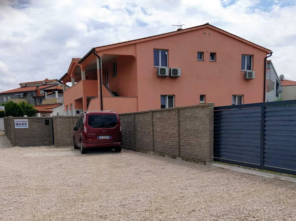 One-Bedroom Apartment for 3 in Pula