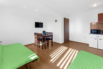 One-Bedroom Apartment for 3 in Pula