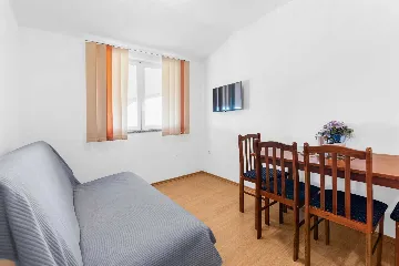 1-Bedroom Apartment in Pula for Up to 3 Guests