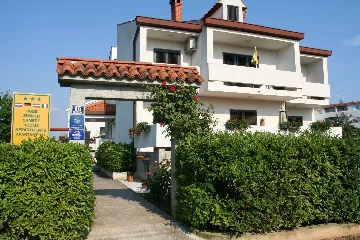 Air-conditioned Apartment in Funtana for Up to 4