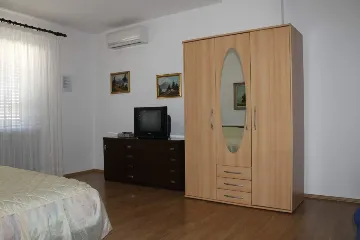 Air-conditioned Apartment in Funtana for Up to 4