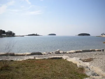 Air-conditioned Apartment in Funtana for Up to 4