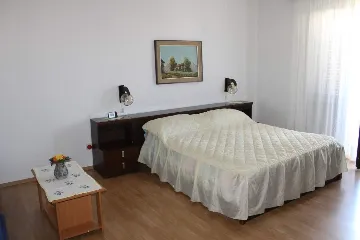 Air-conditioned Apartment in Funtana for Up to 4