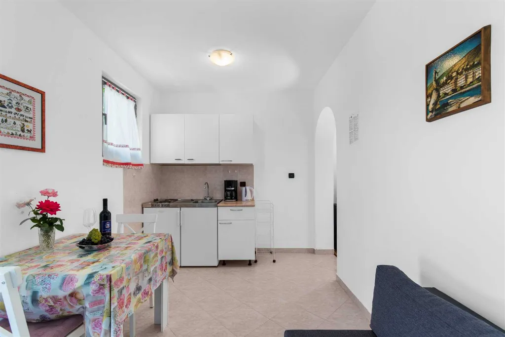 Pet-Friendly Apartment Near the Sea in Funtana for 3