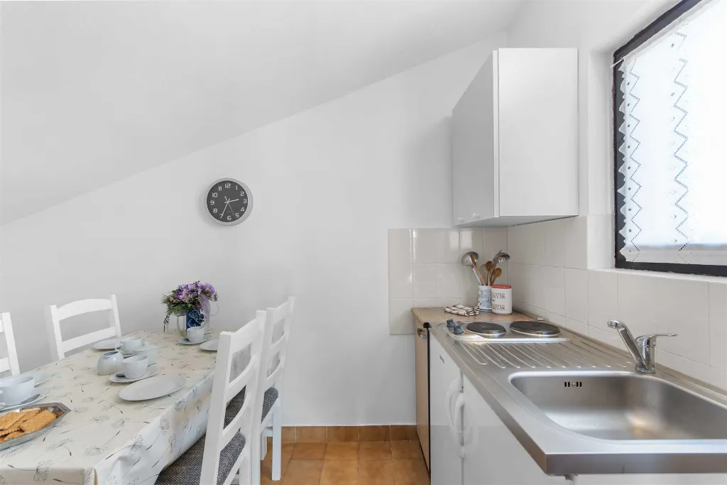 2-Bedroom Apartment in Funtana for 4 Guests