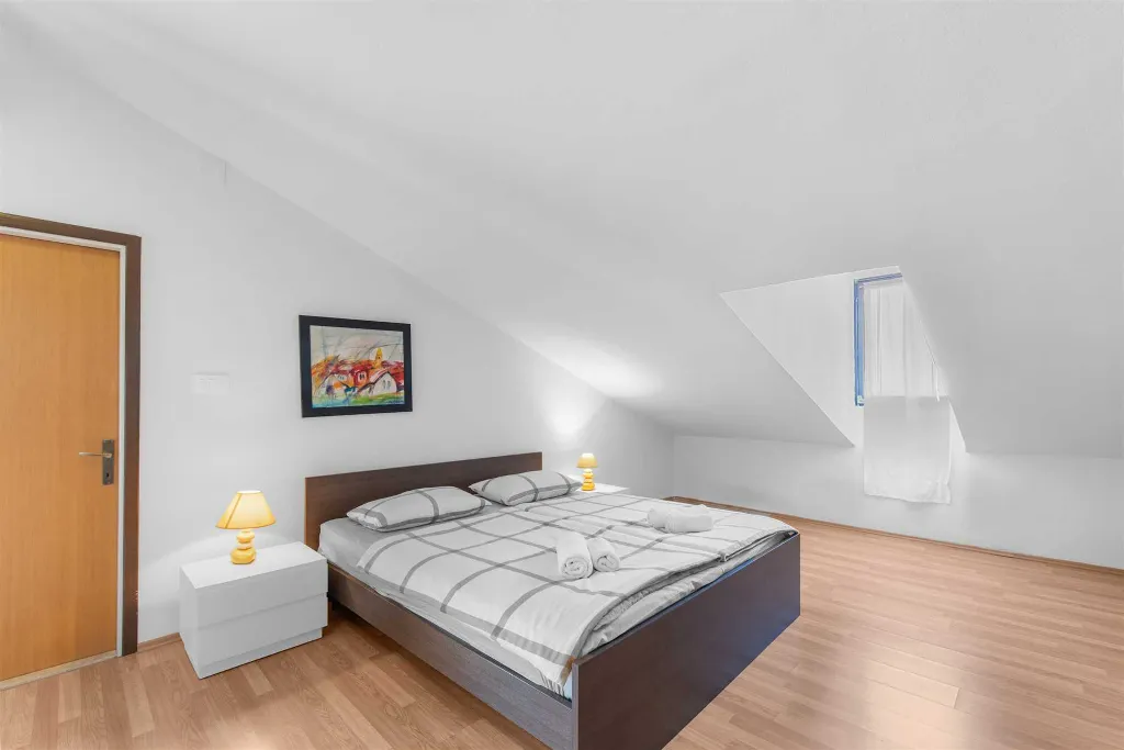 2-Bedroom Apartment in Funtana for 4 Guests