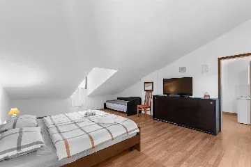 2-Bedroom Apartment in Funtana for 4 Guests